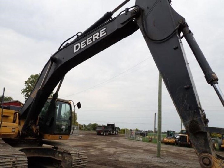 2012-deere-350g-lc-image-30