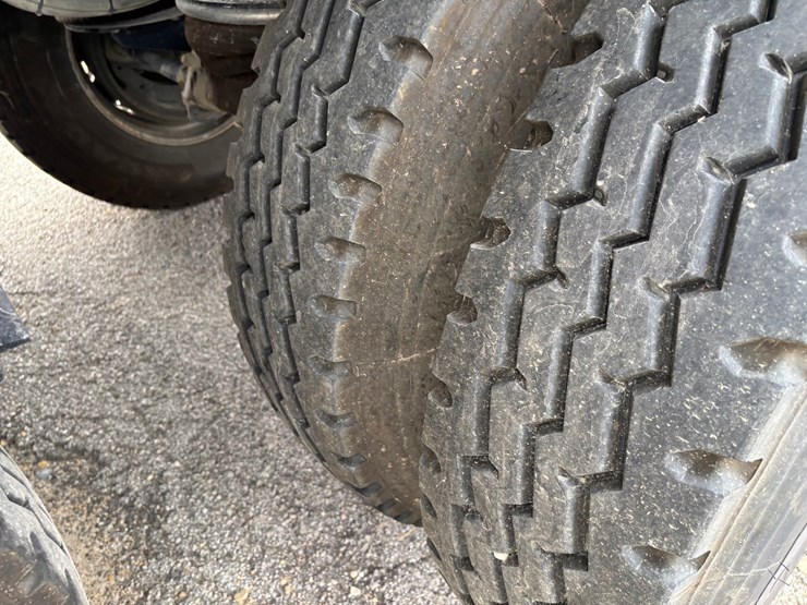 2025-axle-end-dump-image-88