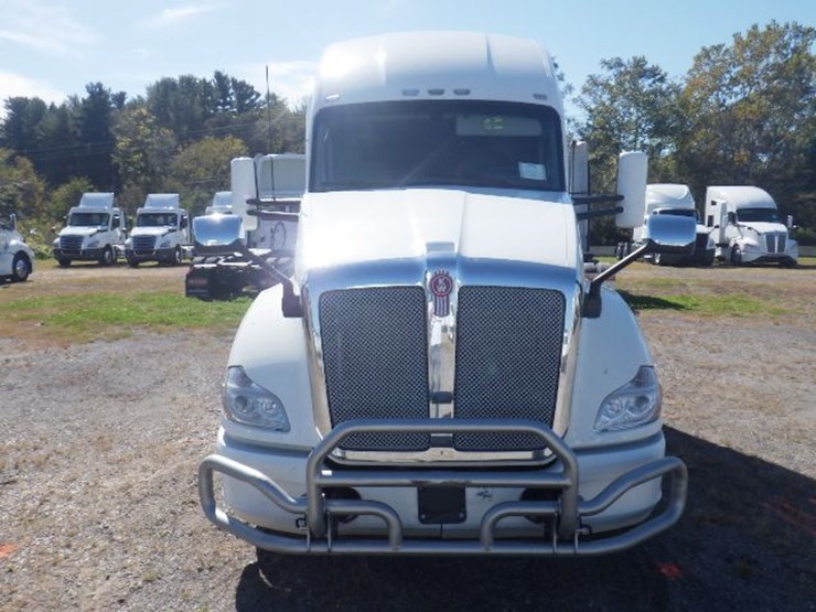 2019-kenworth-t680-image-3