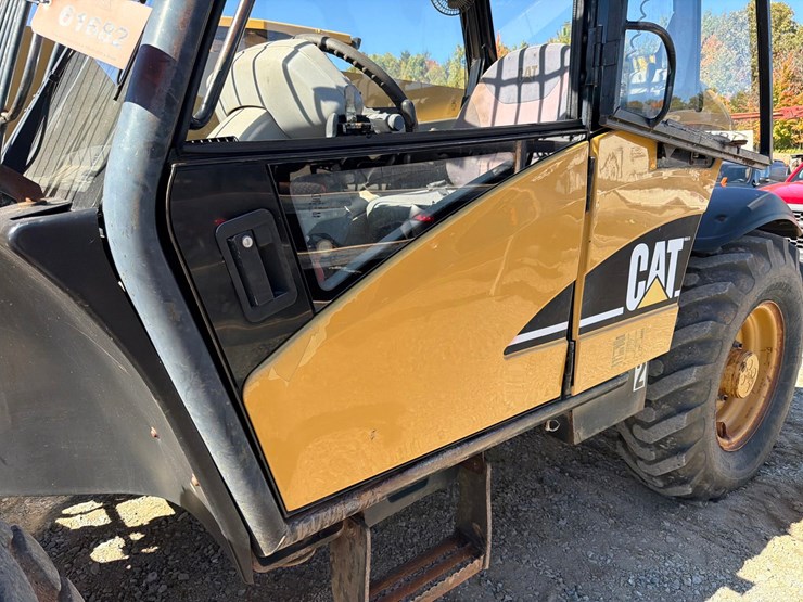 caterpillar-th360b-image-19