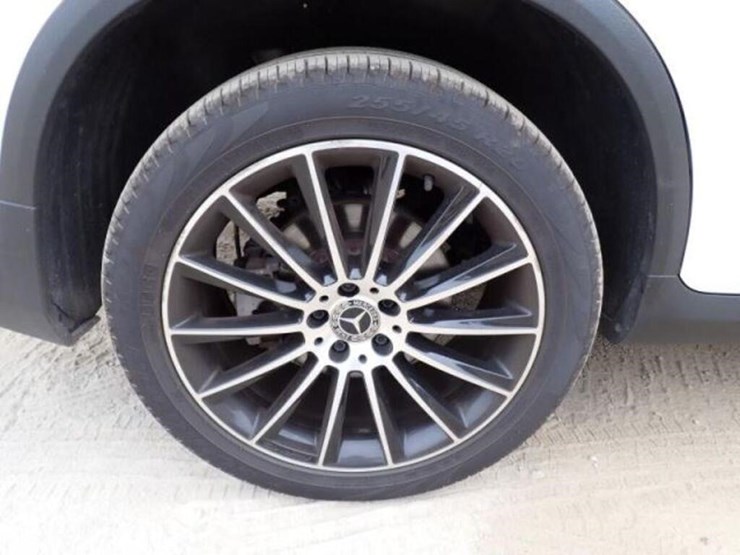 2018-mercedes-benz-glc300-image-49
