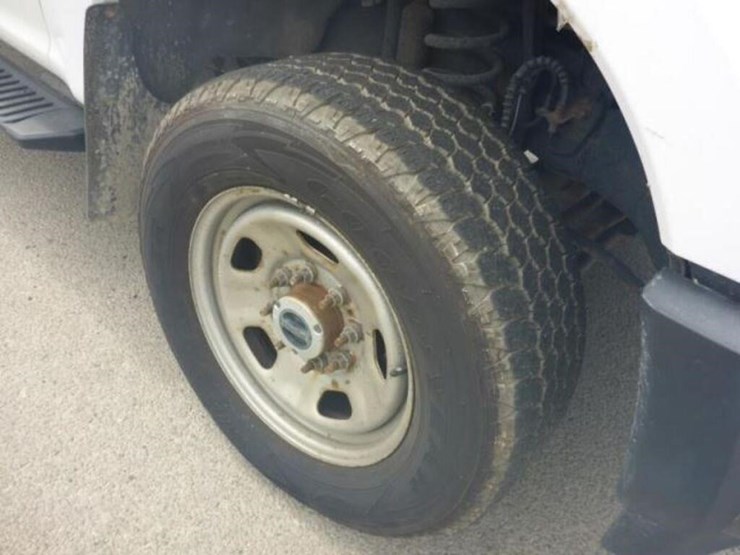 2019-ford-f350-xl-image-35