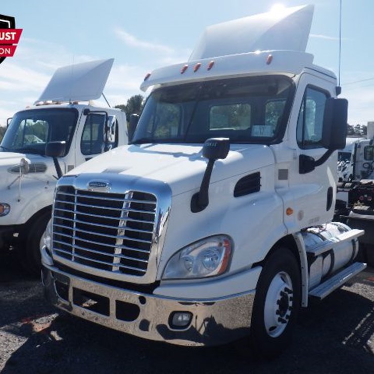 2020 FREIGHTLINER CASCADIA 113