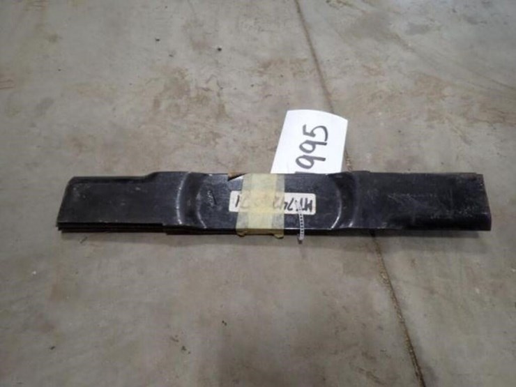 qty-of-3-17.25"-lawn-mower-blades-image-2
