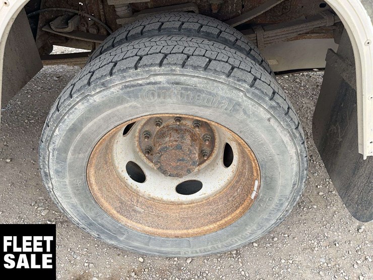 2011-ford-f550-image-10