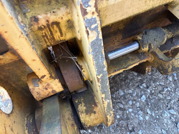 new-holland-190-image-17