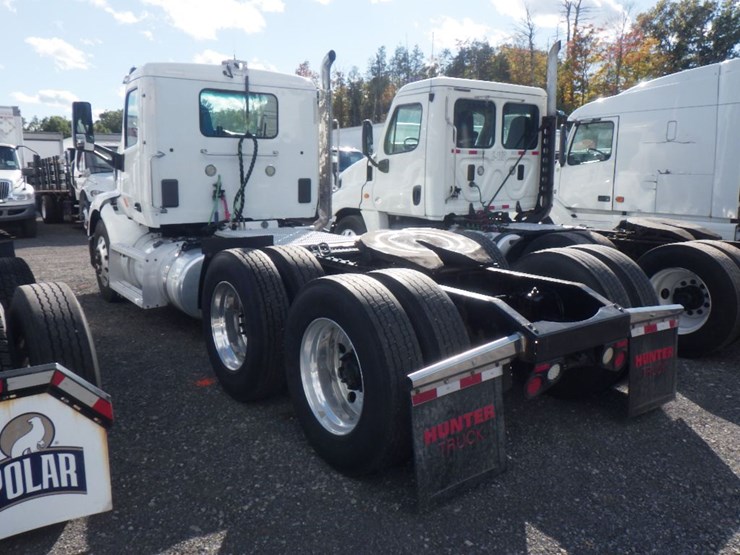 2015-peterbilt-579-image-11