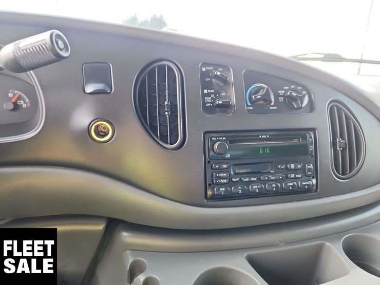 2003-ford-cargo-image-10