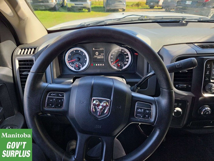 2015-dodge-1500-image-19