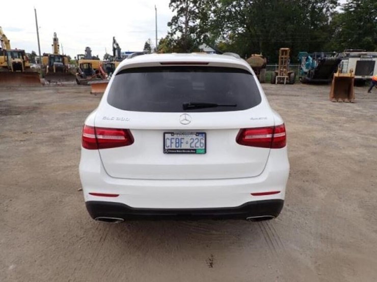 2018-mercedes-benz-glc300-image-6
