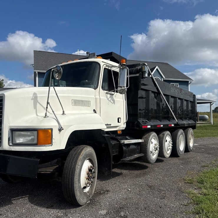 1999 MACK CH613