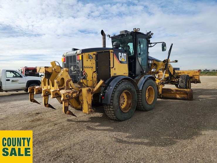 2015-caterpillar-140m-image-4