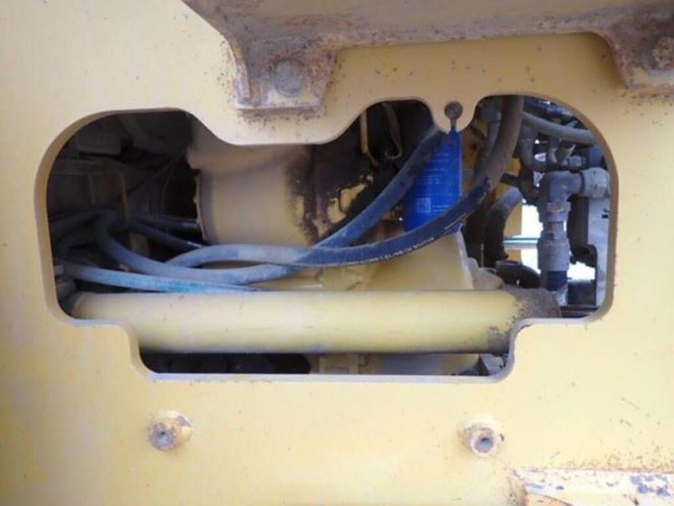 2018-deere-624k-image-53