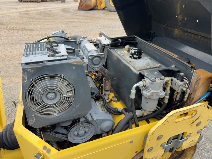 2004-bomag-bw100ad-3-image-16