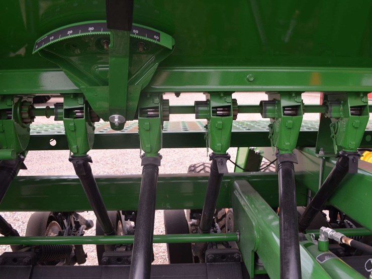2016-john-deere-1590-image-26