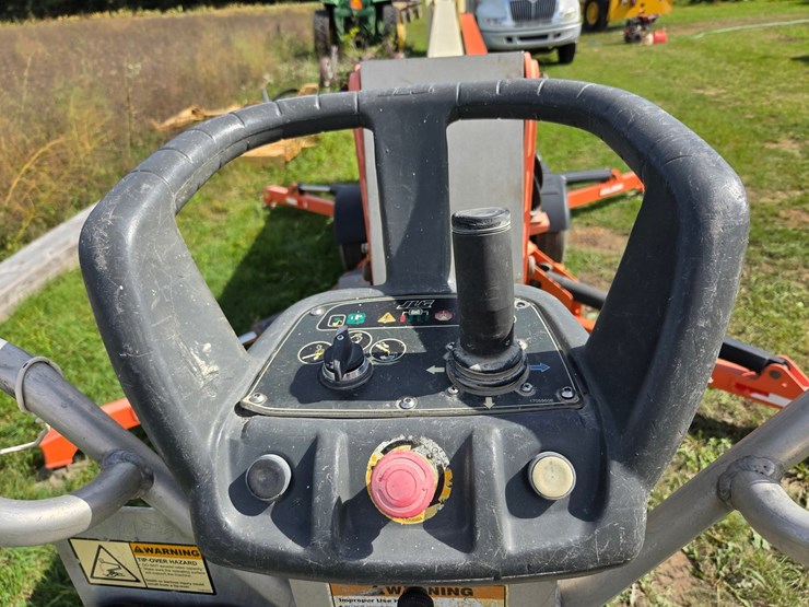 2008-jlg-t500j-image-12