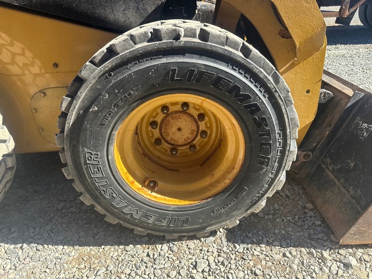#2879-•-caterpillar-242d-wheeled-skid-steer-image-56