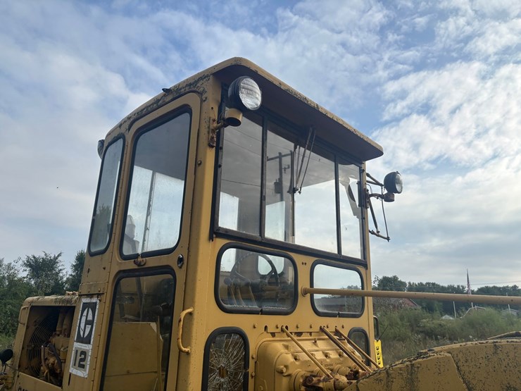 caterpillar-12-image-8