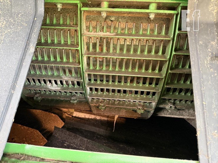 2011-john-deere-9770-sts-image-22