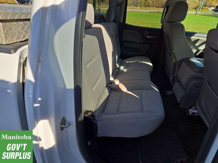 2015-chevrolet-silverado-1500-image-27