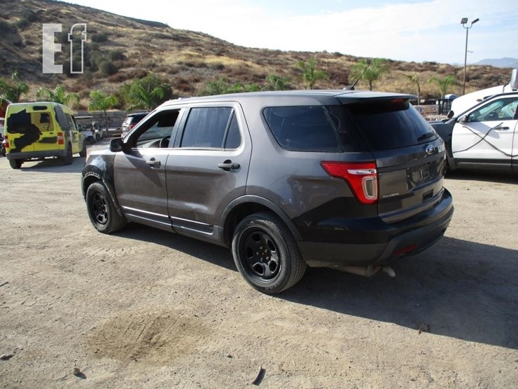 2015-ford-explorer-image-4