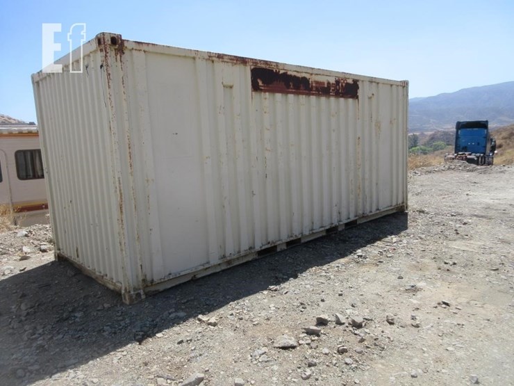 20'-storage-container-w/roll-up-side-door-image-3