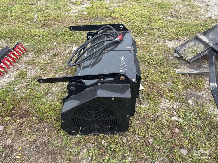 2026-drum-mulcher-mini-skid-steer-attachment-image-4