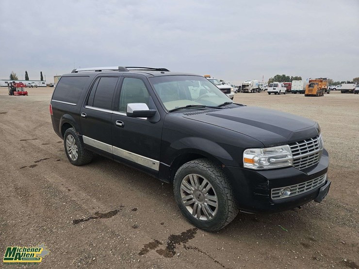 2008-lincoln-navigator-l-image-2