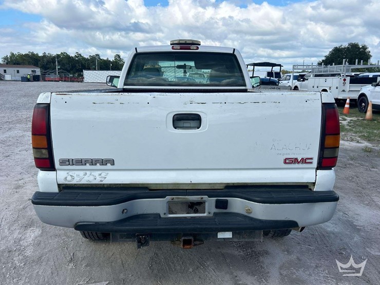 2006-gmc-sierra-2500-image-22