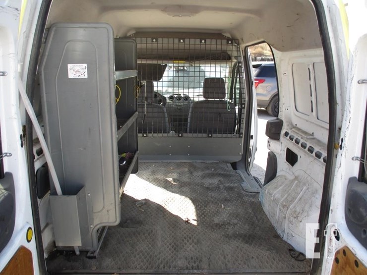 2010-ford-transit-image-11