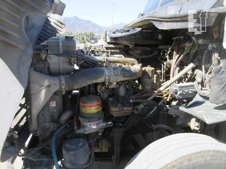2013-freightliner-cascadia-125-image-6