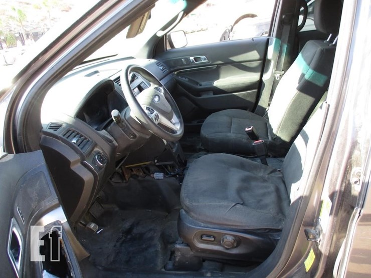 2015-ford-explorer-image-7