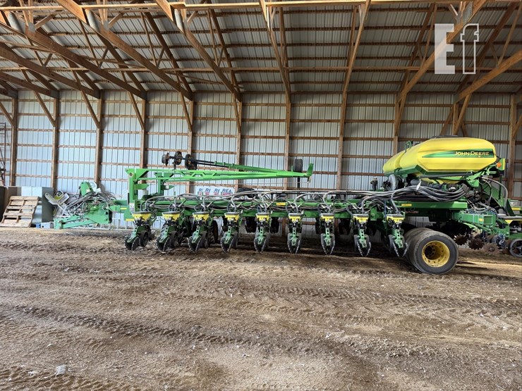 2013-john-deere-db60-image-35