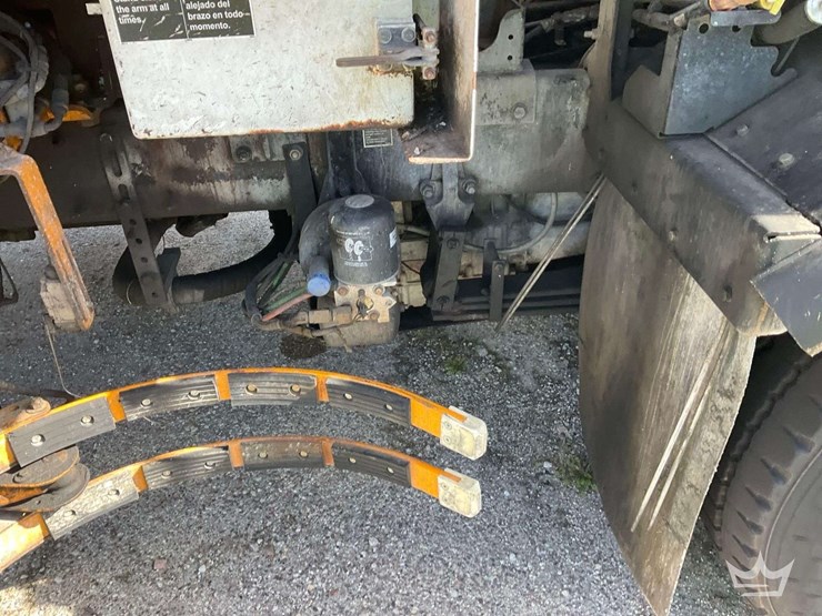 2019-peterbilt-520-image-19