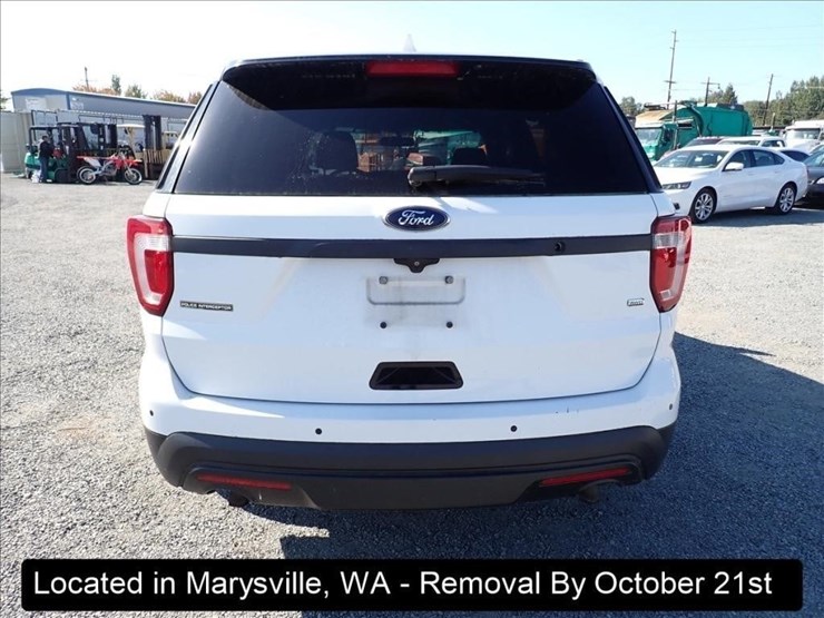 2016-ford-explorer-image-21