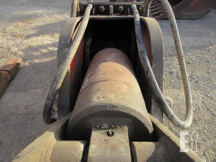 caterpillar-330-image-5