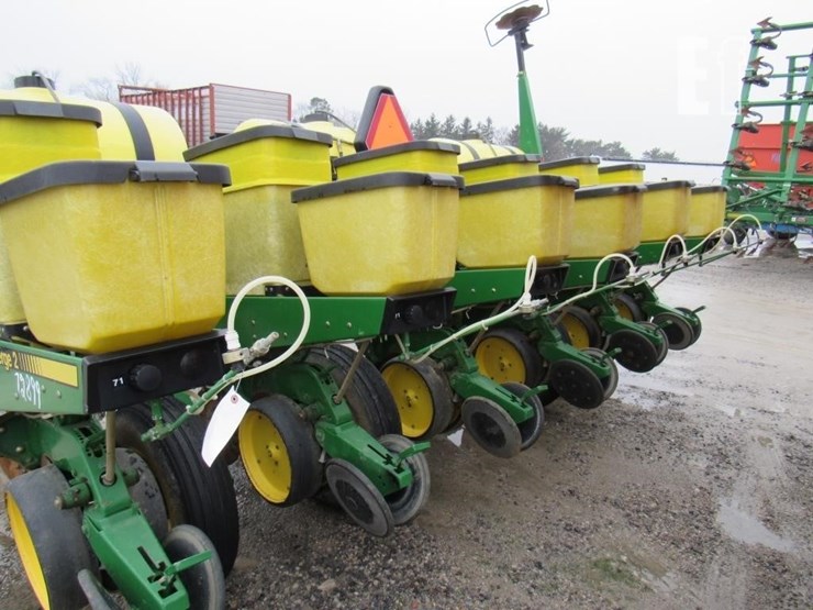 john-deere-7200-image-12