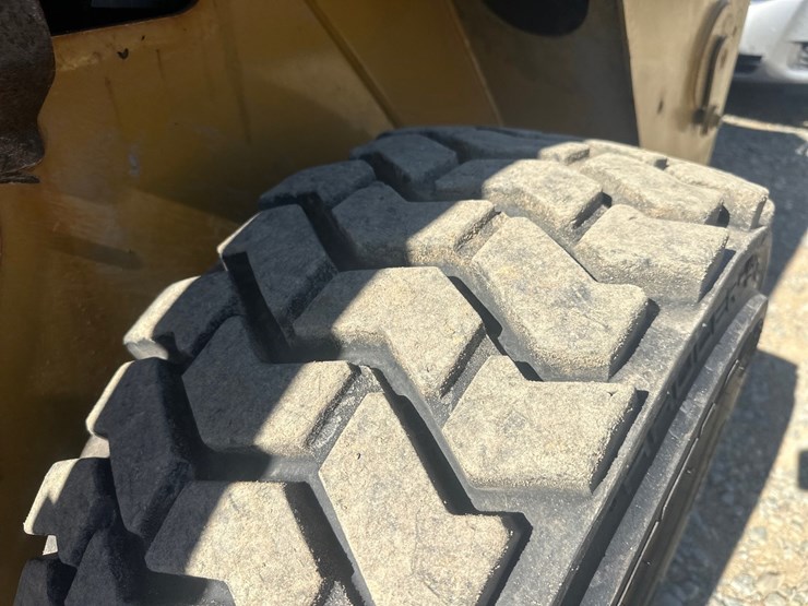 #2879-•-caterpillar-242d-wheeled-skid-steer-image-53