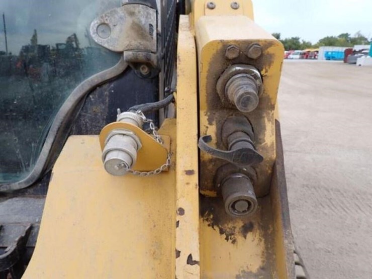 2019-caterpillar-259d-image-22