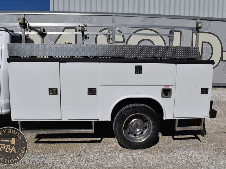 2020-ford-f550-xl-image-28