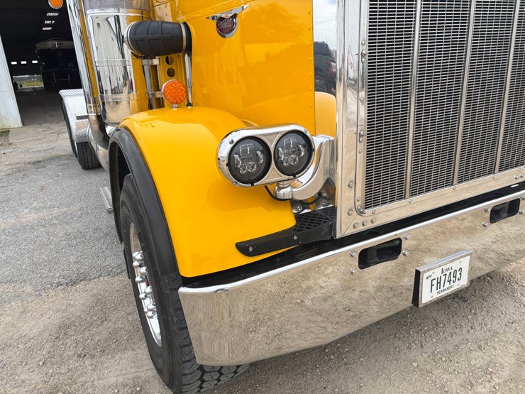 1982-peterbilt-359-image-23