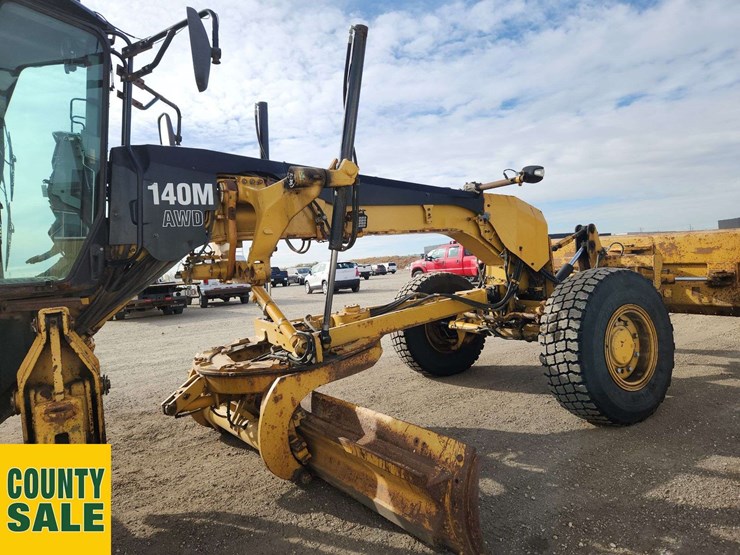 2015-caterpillar-140m-image-45
