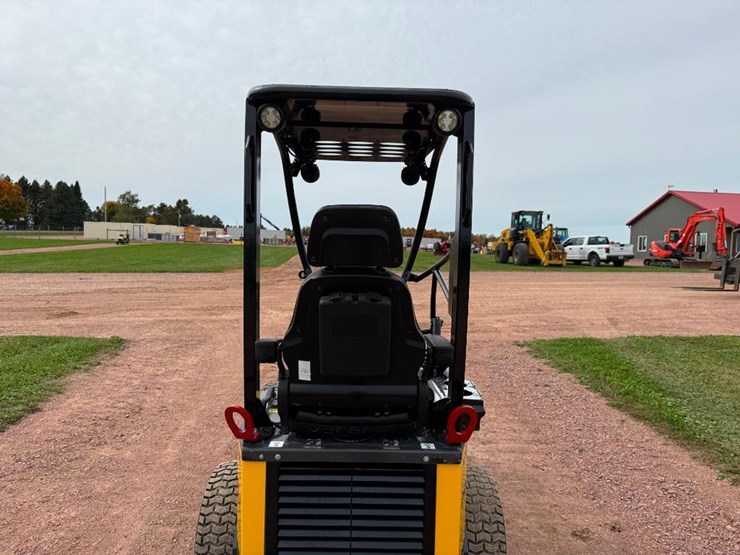 2024-new-holland-ml12t-image-18