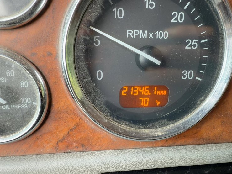 2008-peterbilt-367-image-35