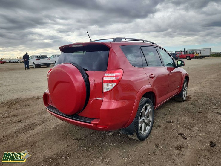 2010-toyota-rav4-image-5