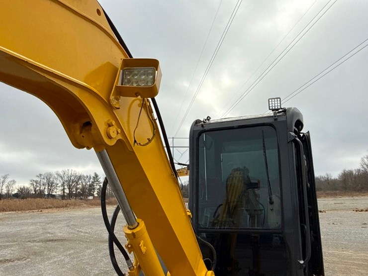 #2128-•-2023-komatsu-pc55-mini-excavator-image-4