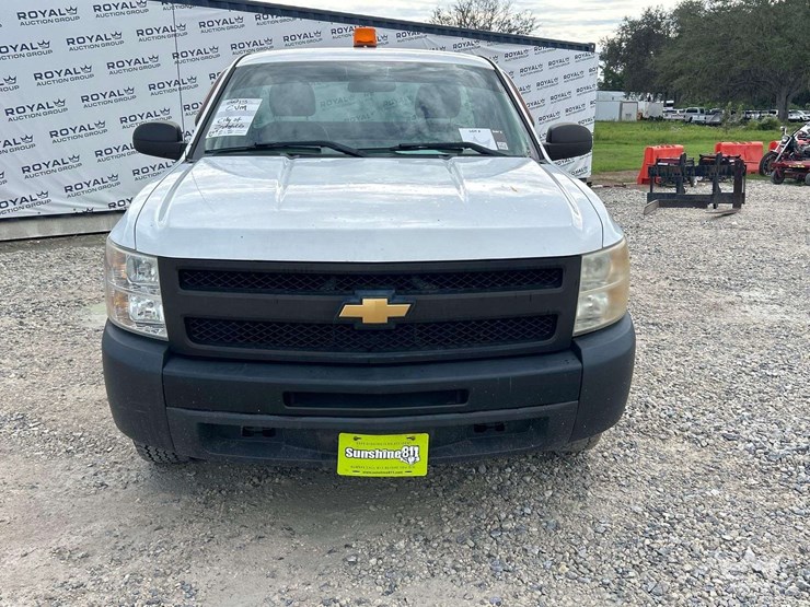 2013-chevrolet-silverado-1500-image-21