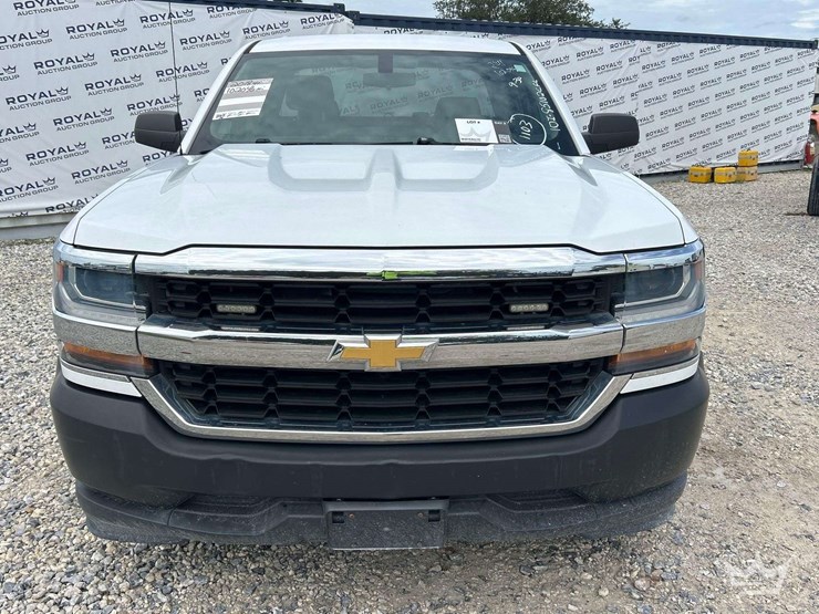 2018-chevrolet-silverado-1500-image-26