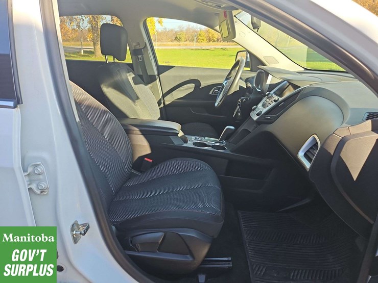 2015-chevrolet-equinox-image-30