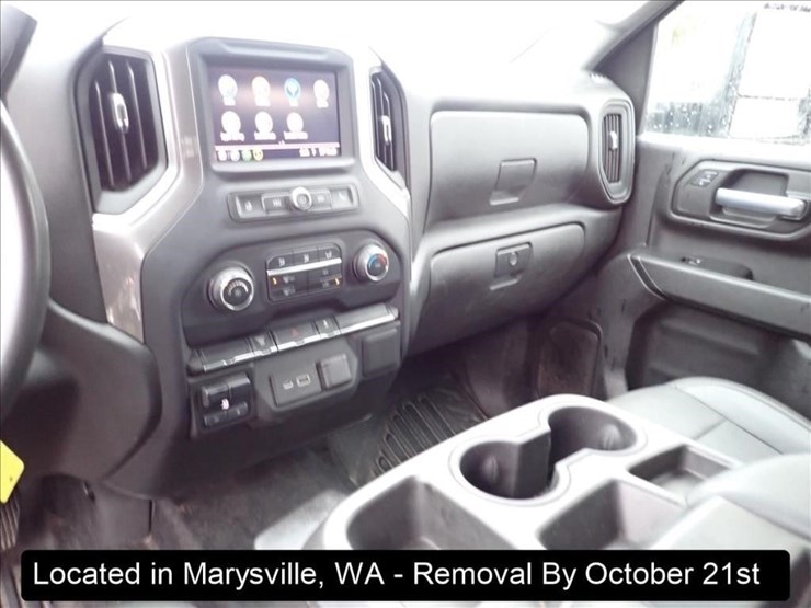 2021-chevrolet-3500-image-16